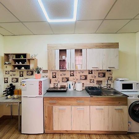 Lavender Luxury Apartment Oradea Eksteriør billede