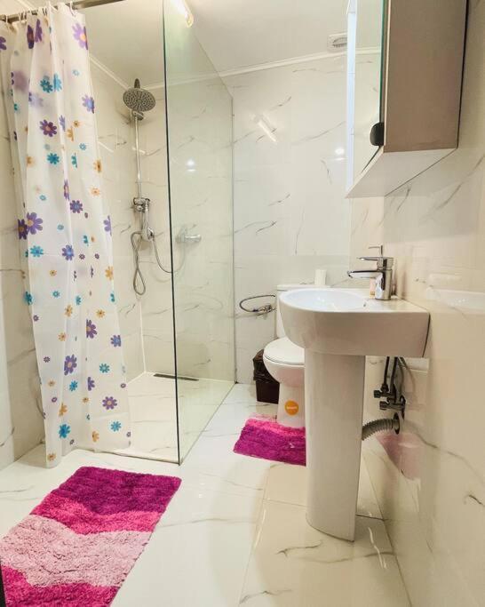 Lavender Luxury Apartment Oradea Eksteriør billede