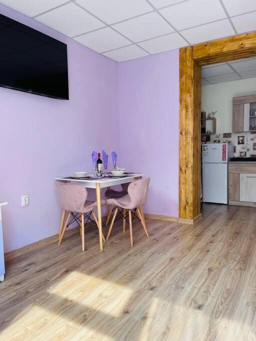 Lavender Luxury Apartment Oradea Eksteriør billede